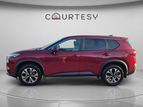 Certified 2023 Nissan Rogue SV FWD image 2