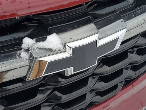 Certified 2024 Chevrolet Trax RS w/ Driver Confidence Package image 27