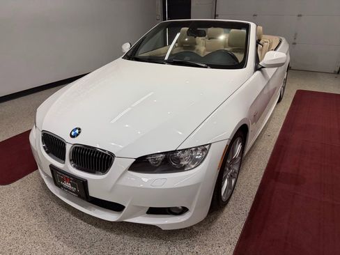 Used 2010 BMW 328i Convertible RWD image 4