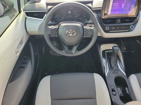 Used 2025 Toyota Corolla LE w/ Convenience Package image 14