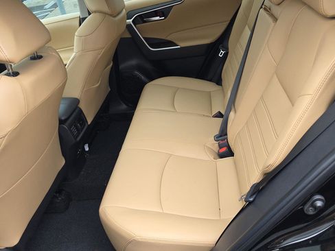 Used 2024 Toyota RAV4 XLE Premium image 26