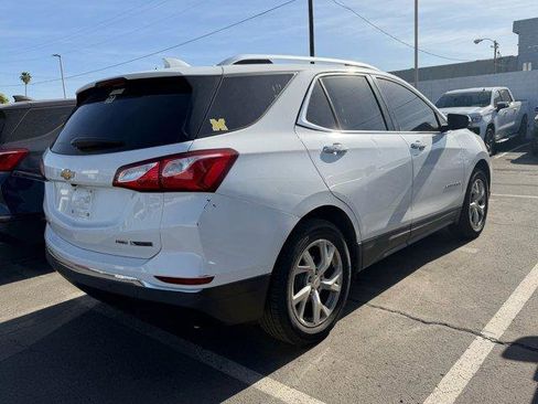 Used 2018 Chevrolet Equinox Premier image 3