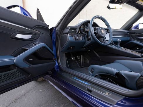 Used 2019 Porsche 911 Speedster RWD image 24