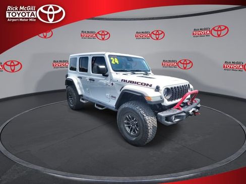 Used 2024 Jeep Wrangler Unlimited Rubicon AWD/4WD image 2