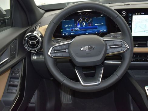 New 2026 Chevrolet Equinox ACTIV w/ Convenience Package III image 30