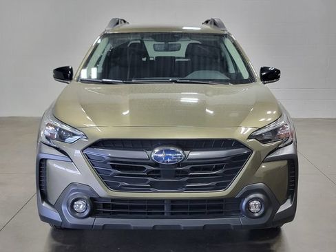 Used 2025 Subaru Outback Premium w/ Popular Package #1A AWD/4WD image 3