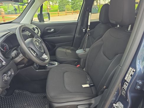 Used 2023 Jeep Renegade Altitude AWD/4WD image 11