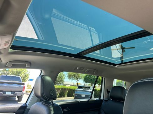 Used 2023 Volkswagen Atlas SE w/ Panoramic Sunroof Package FWD image 31