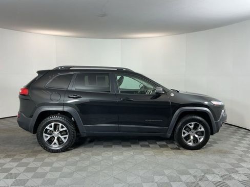 Used 2014 Jeep Cherokee Trailhawk w/ Leather Interior Group AWD/4WD image 4