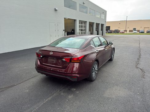Used 2025 Nissan Altima 2.5 SV FWD image 6