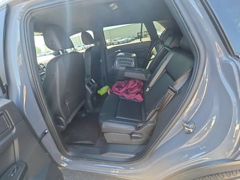 Used 2020 Volkswagen Atlas Cross Sport SE FWD image 7