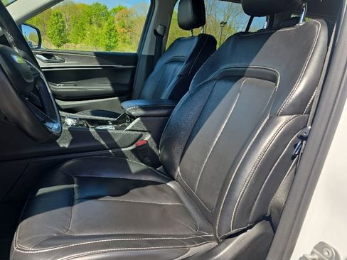 Used 2021 Jeep Grand Cherokee L Limited AWD/4WD image 11
