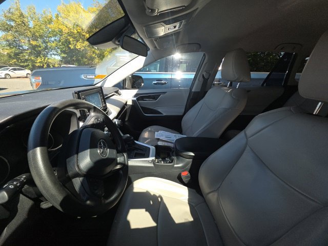 Used 2021 Toyota RAV4 XLE FWD image 8