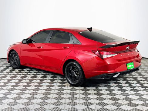 Used 2023 Hyundai Elantra SE FWD image 6
