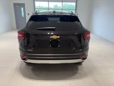 New 2026 Chevrolet Trax LT w/ Driver Confidence Package FWD image 5
