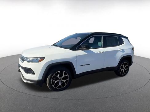 Used 2025 Jeep Compass Limited AWD/4WD image 8