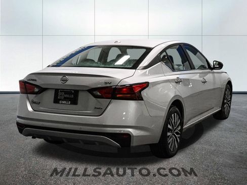 Used 2024 Nissan Altima 2.5 SV image 7