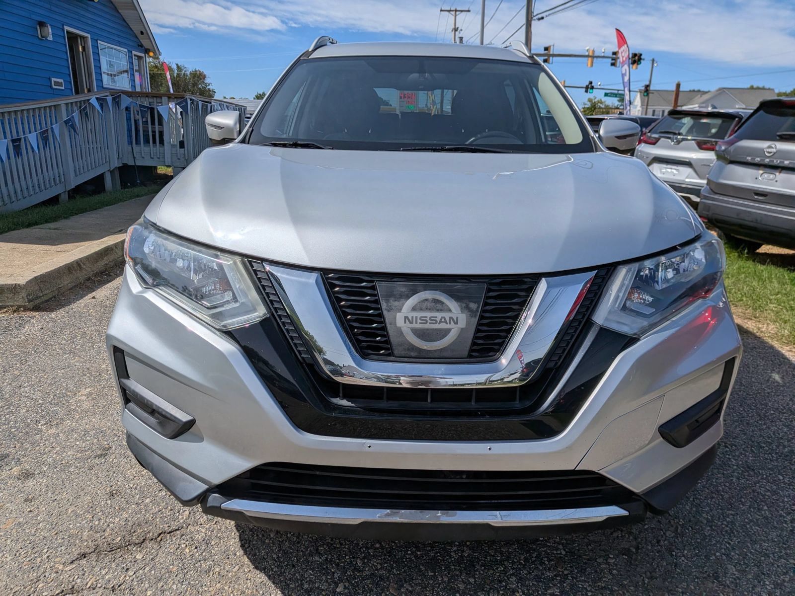Used 2017 Nissan Rogue SV AWD/4WD image 8