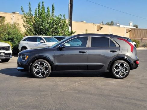 Certified 2025 Kia Niro EX Touring FWD image 9