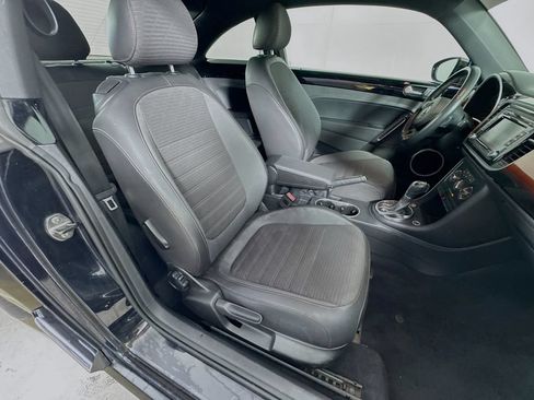 Used 2013 Volkswagen Beetle Turbo FWD image 34
