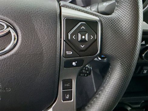 Certified 2022 Toyota Tacoma Limited image 24