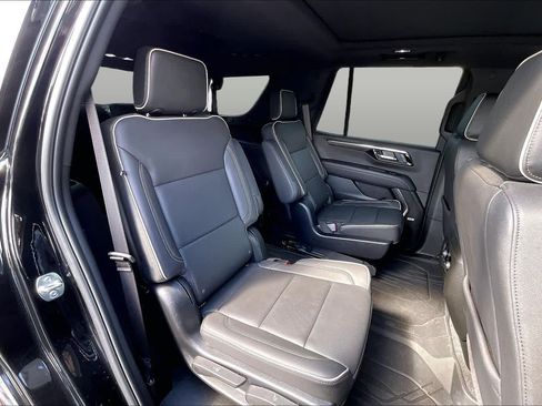 Used 2025 Chevrolet Tahoe Premier RWD image 26