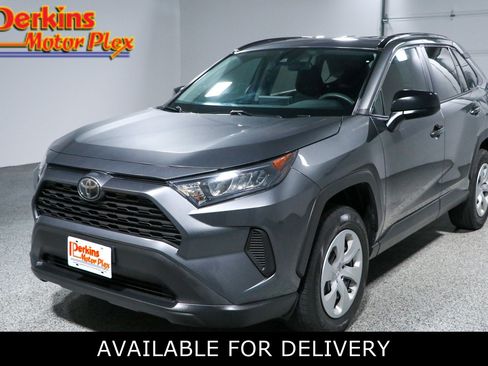 Used 2021 Toyota RAV4 LE FWD image 1