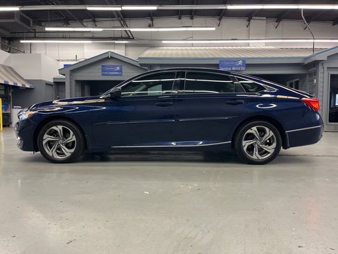 Used 2019 Honda Accord EX image 4