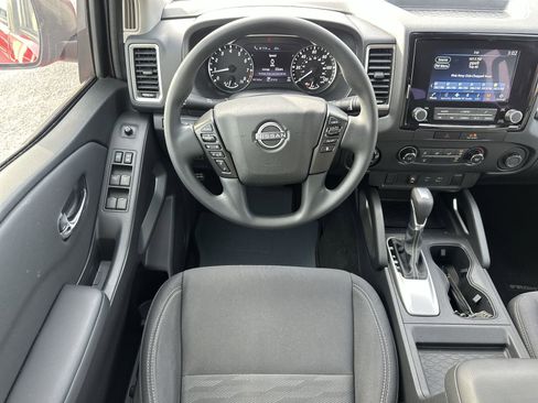 Used 2022 Nissan Frontier SV w/ Technology Package image 17
