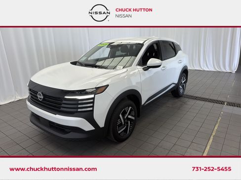 Used 2025 Nissan Kicks SV FWD image 1