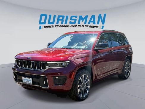 Used 2023 Jeep Grand Cherokee Overland AWD/4WD image 5