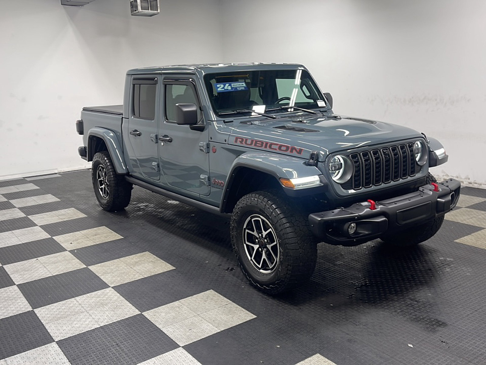 Used 2024 Jeep Gladiator Rubicon AWD/4WD image 24