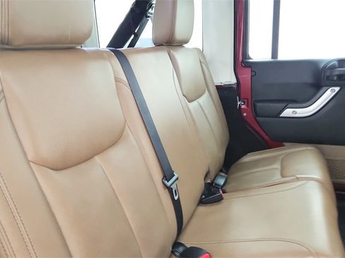 Used 2013 Jeep Wrangler Unlimited Sahara w/ Connectivity Group image 30