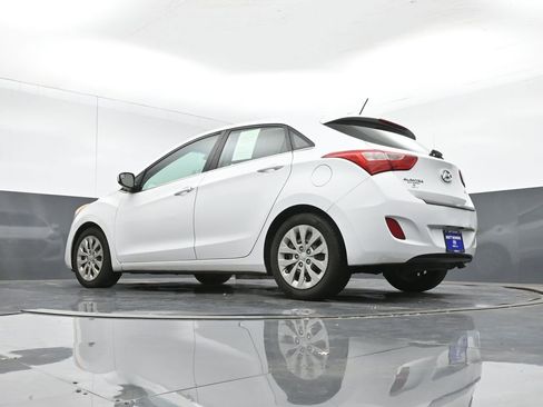 Used 2016 Hyundai Elantra GT image 40