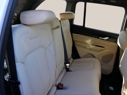 New 2025 Jeep Grand Cherokee Limited image 16