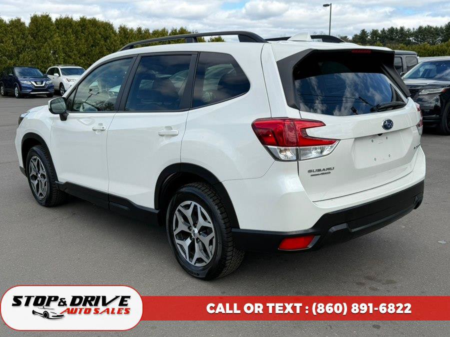 Used 2020 Subaru Forester Premium AWD/4WD image 3