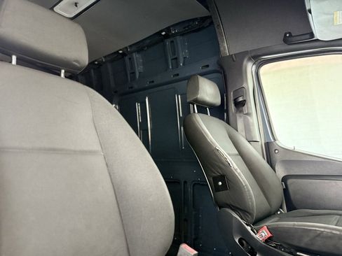 Used 2019 Mercedes-Benz Sprinter 144 image 22