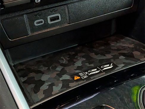 Used 2024 Chevrolet Colorado Z71 w/ Z71 Convenience Package 2 image 24