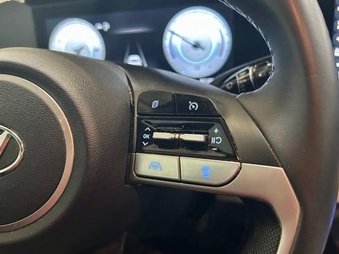 Used 2023 Hyundai Elantra Limited FWD image 28