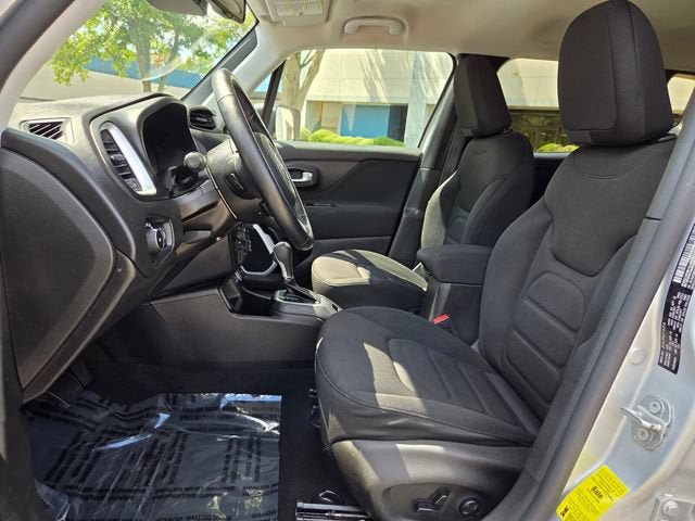 Used 2021 Jeep Renegade Latitude w/ Convenience Group FWD image 9