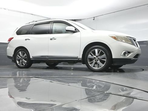Used 2014 Nissan Pathfinder Platinum w/ Platinum Premium Package AWD/4WD image 33