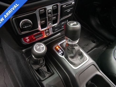 Used 2024 Jeep Wrangler Unlimited Rubicon 4xe image 16