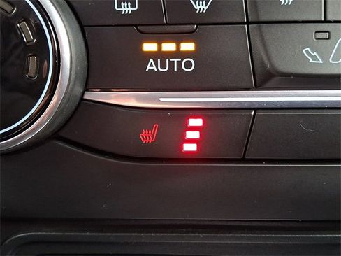 Certified 2019 Ford EcoSport SE w/ SE Convenience Package image 22