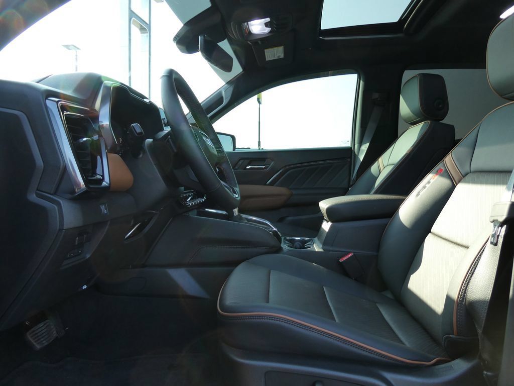 Used 2026 GMC Canyon AT4 w/ Technology Plus Package AWD/4WD image 22