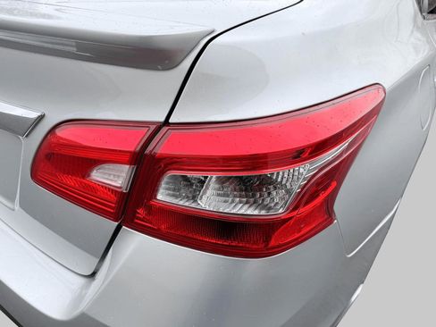 Used 2019 Nissan Sentra S w/ Appearance Package image 13