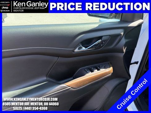 Used 2021 GMC Acadia SLE AWD/4WD image 11