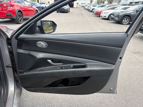 Used 2023 Hyundai Elantra SEL w/ Convenience Package FWD image 17