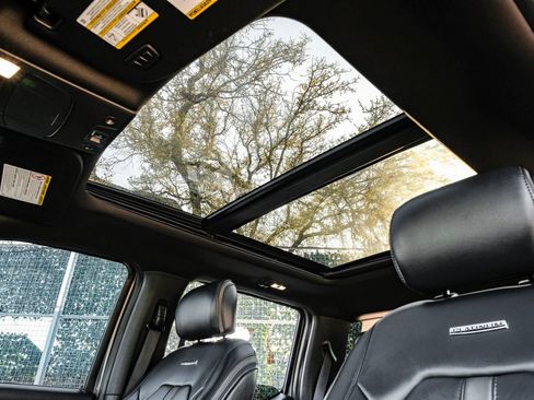 Used 2022 Ford F250 Platinum w/ FX4 Off-Road Package image 5