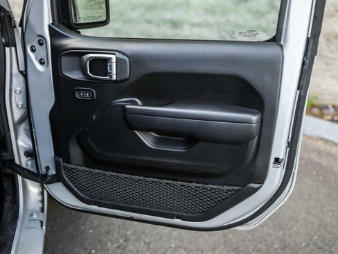 Used 2024 Jeep Wrangler Sport S image 13