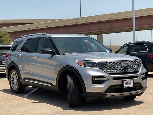 Used 2023 Ford Explorer Limited RWD image 3